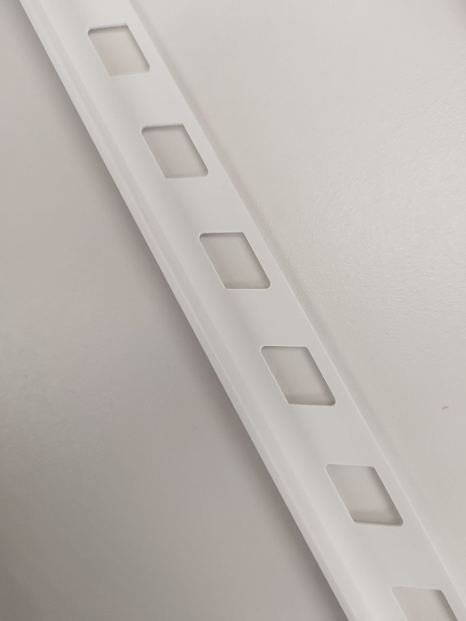 TILE EDGE PLASTIC WHITE 1/2''